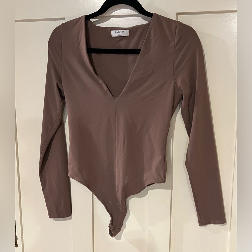 Aritzia Babaton Contour V-Neck Long Sleeve Bodysuit Deep Brown Size Medium - Picture 6 of 14